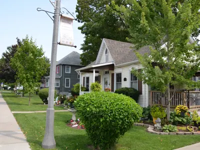 Images of streetscape on North Street
